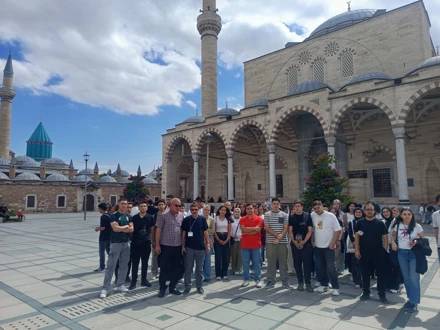 Açılış ve Uyum Programı Etkinlikleri Kapsamında 1. Sınıf Öğrencileri İçin Şehir Turu Düzenlendi